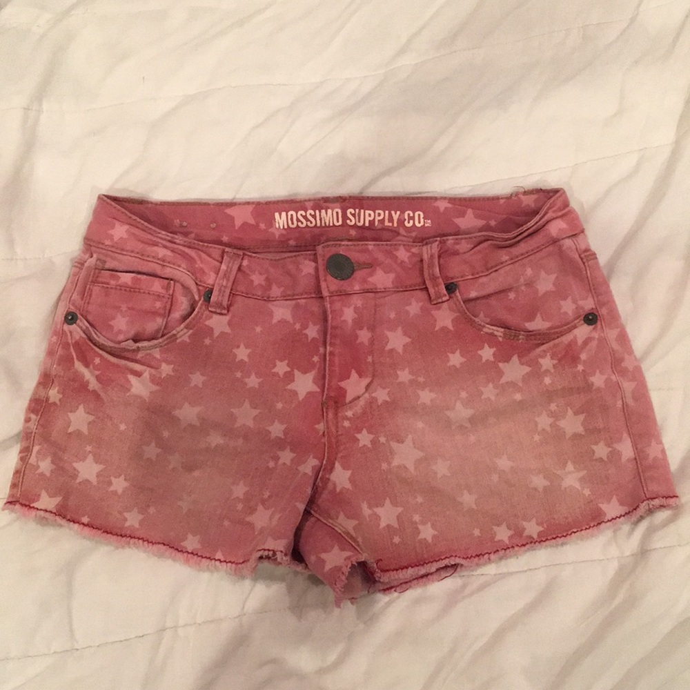 Red star shorts. Never worn. Size 7.